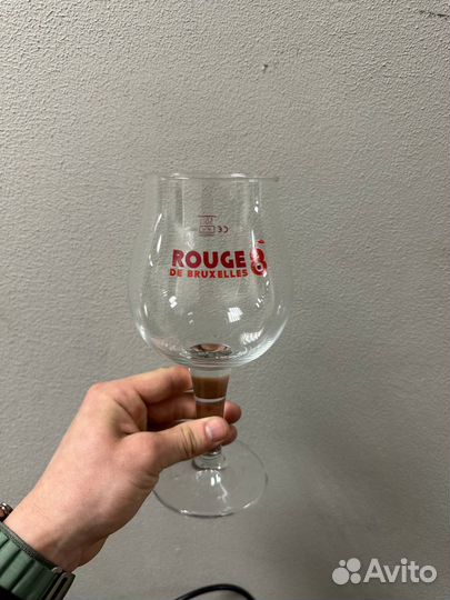 Бокалы и много посуды