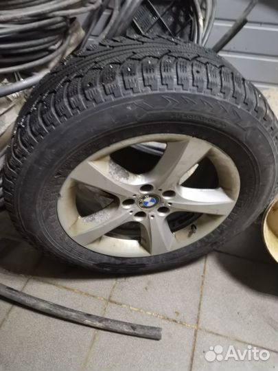 Комплект колес шипованных 18 радиуса на Бмв х5