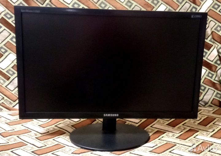 Монитор Samsung e2320