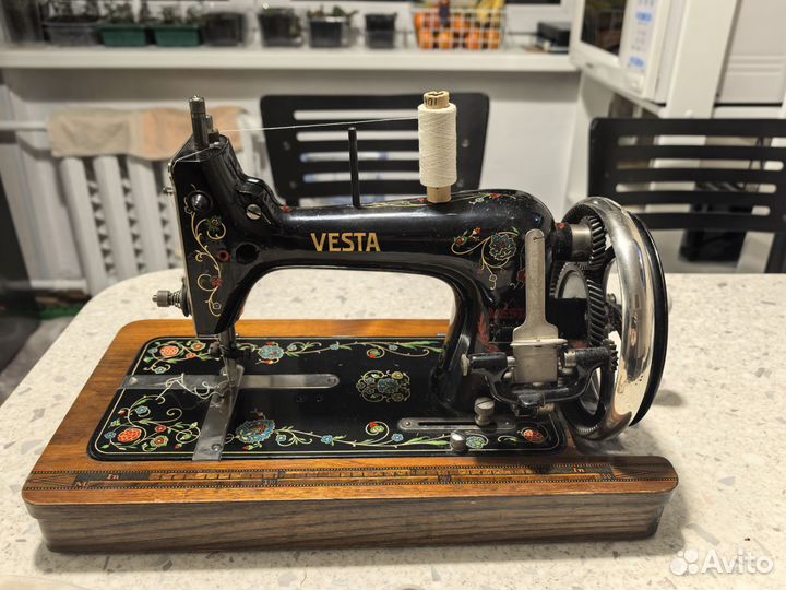 Швейная машинка vesta