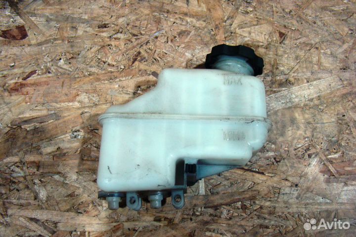 Opel Antara Бачок главного тормозного цилиндра