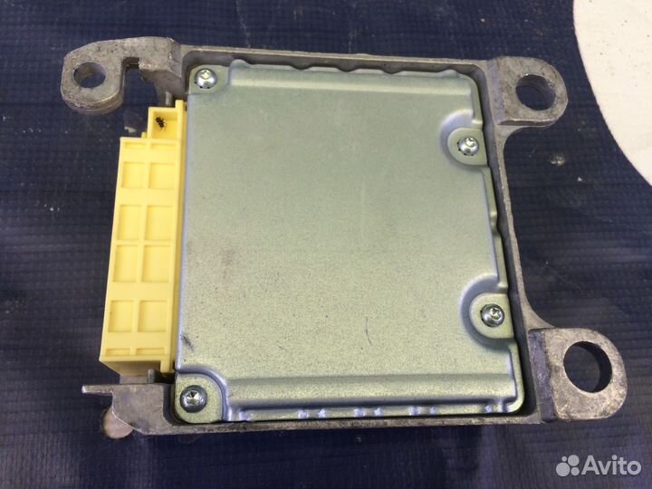 Сработавший блок airbag Toyota Corolla E150