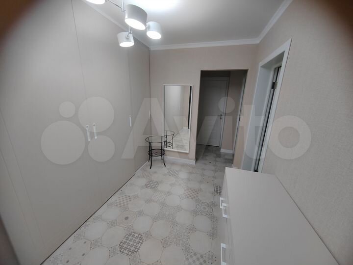 2-к. квартира, 61 м², 8/16 эт.