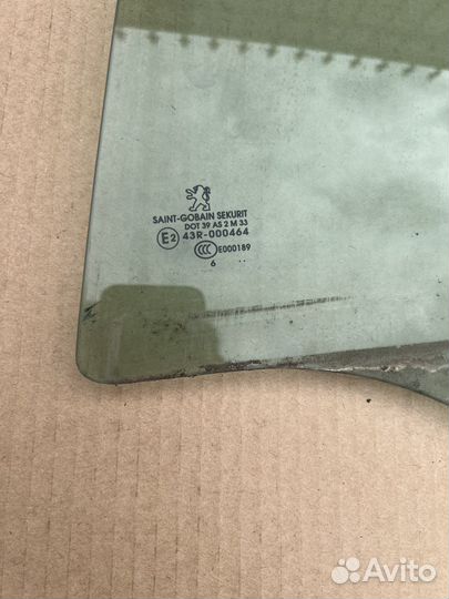 Стекло задней правой двери Peugeot 207