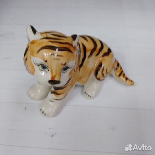 Тигр статуэтка фарфор фаянс Китай