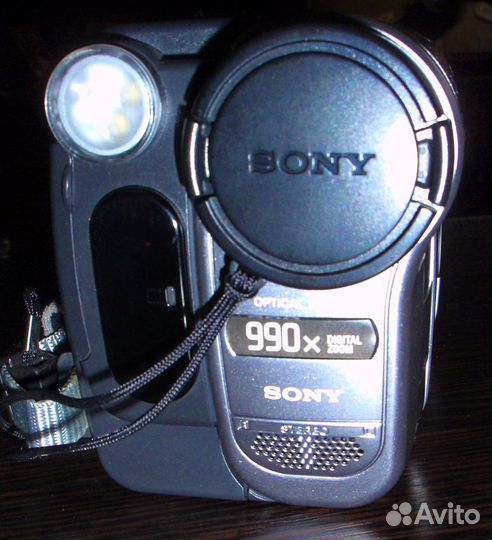 Видеокамера Sony DCR-TRV270E