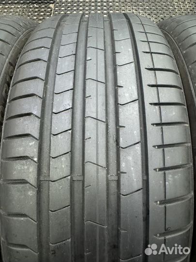 Pirelli P Zero PZ4 225/40 R19 и 255/35 R19 93Y