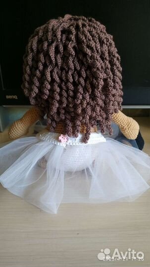 Вязаная кукла ручной работы