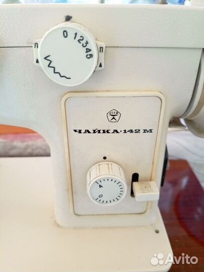 Швейная машина Чайка 142м