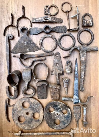 Вещи старинные, кованые