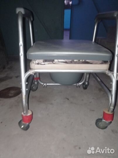 Санитарный стул
