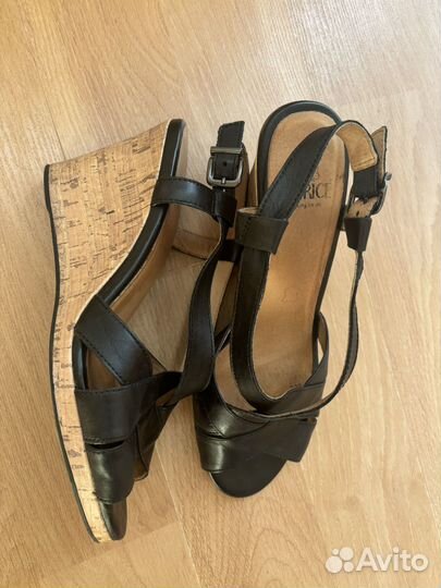 Босоножки женские