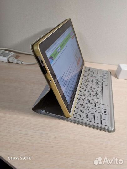 Ноутбук Acer W700 i3 планшет windows
