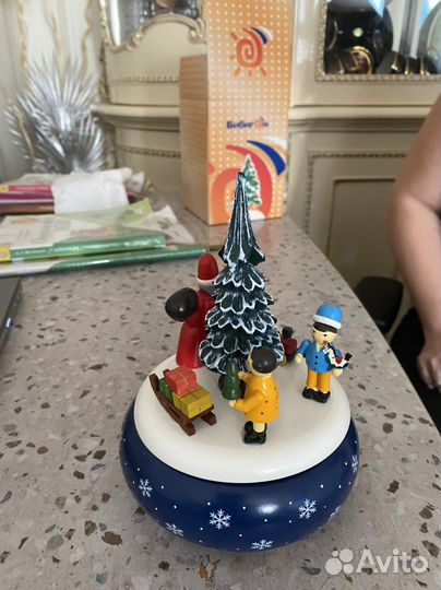 Музыкальная новогодняя сувенир