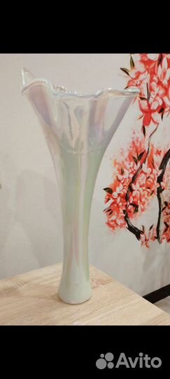 Новая перламутровая ваза для цветов