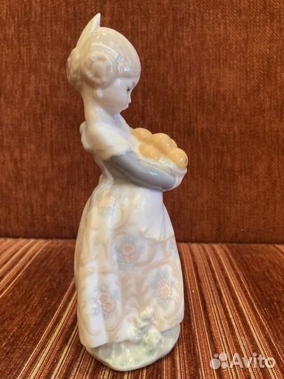 Lladro Статуэтка фарфор 4841 Валенсианка