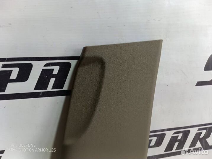 Обшивка центральной стойки правая Audi A4 Allroad