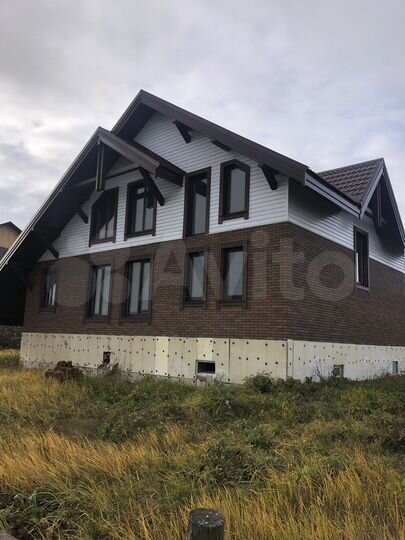 Дом 252 м² на участке 10,5 сот.
