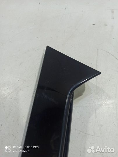 Накладка декоративная крышки багажника левая