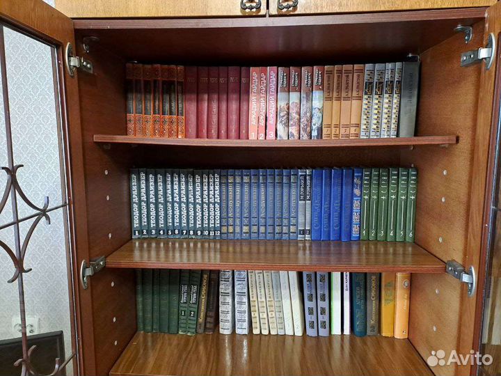 Книги отдам за шоколадку