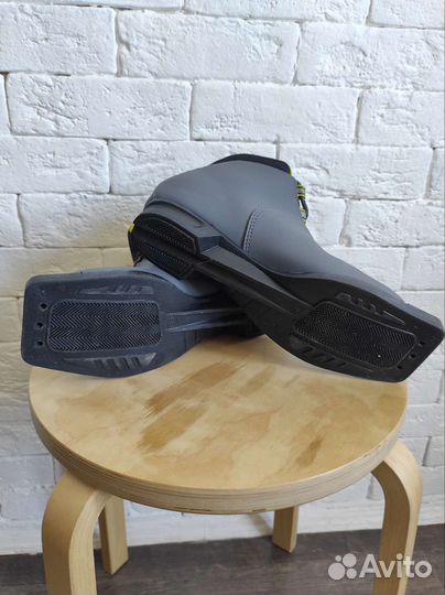 Лыжные ботинки и лыжи quechua 38 р 180 см