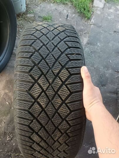 Continental ContiVikingContact 7 215/55 R17 T