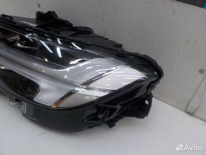 Фара левая Volvo S90