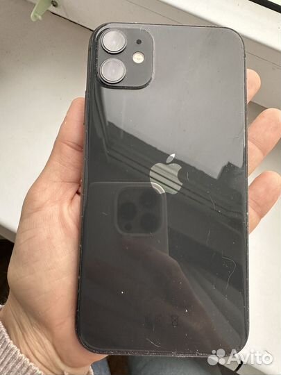 iPhone 11, 64 ГБ
