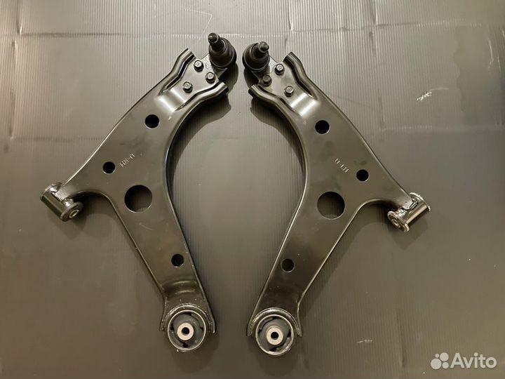 Рычаг передний левый/правый Шевролет Лачети