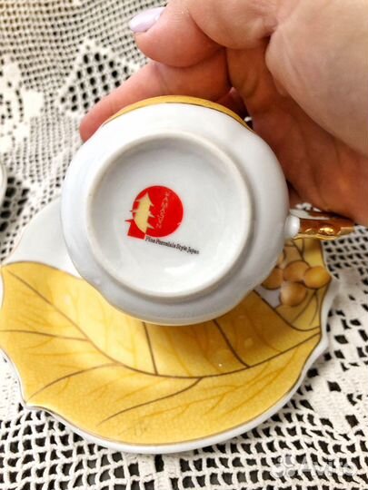 Чашки с блюдцами