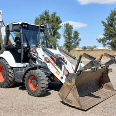 Экскаватор-погрузчик Bobcat B730, 2021