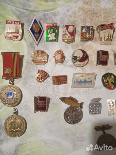 Значки и медали СССР