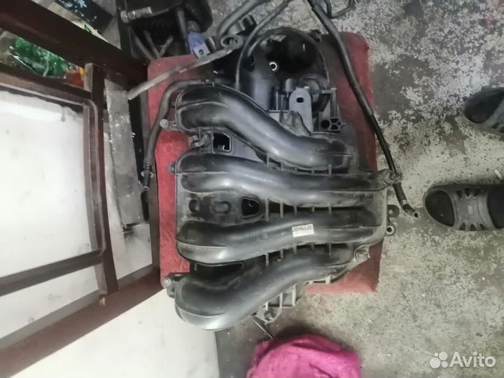 Впускной коллектор Мазда 3,6 2.0 lf17