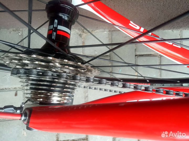 Шоссейный карбоновый велосипед focus cayo evo