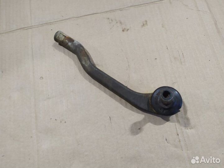 Наконечник рулевой наружный левый Nissan Terrano