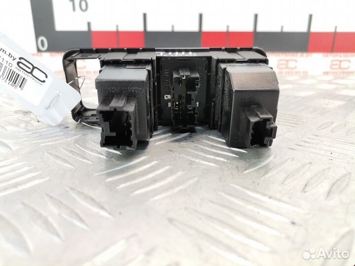 Кнопка (выключатель) Mitsubishi Carisma рест. 2000