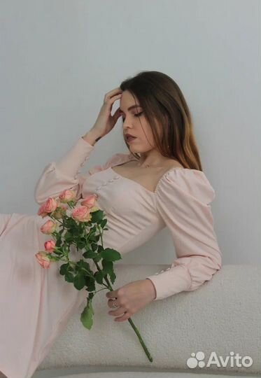 Нежно-розовое летнее платье