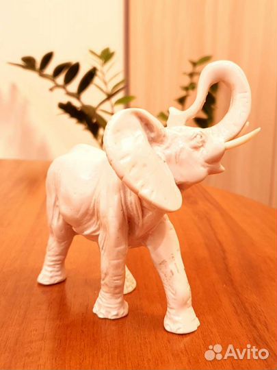 Статуэтка слон