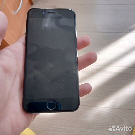 Телефон iPhone SE 2020 (2)