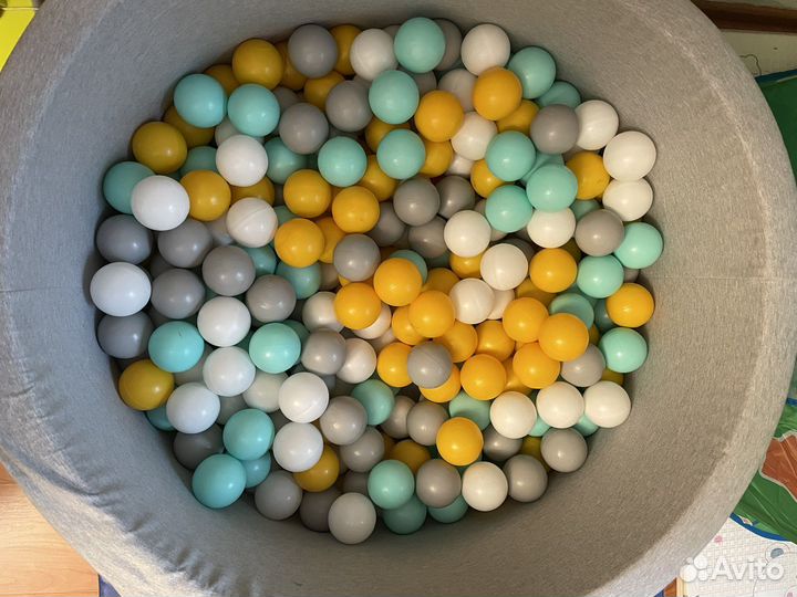Бассейн детский с шарами