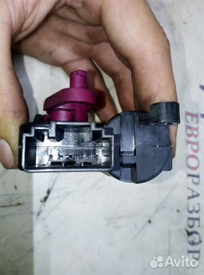 Моторчик заслонки печки VW Passat CC 2008-2017