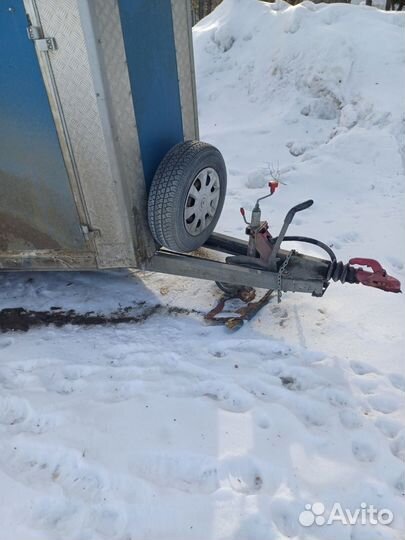 Прицеп-коневозка