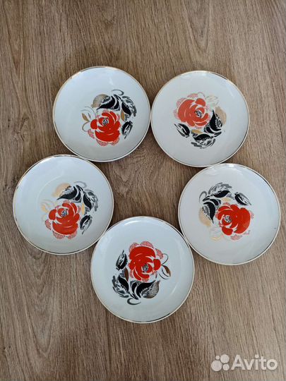 Тарелки фарфоровые 