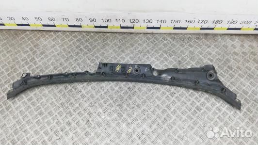 Накладка декоративная (жабо, дождевик) BMW 5 F10/F