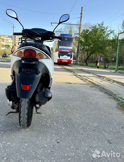 Honda DIO AF-68 white