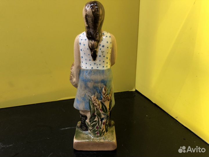 Z.7117 Фаянсовая Статуэтка Колхозница 1950-60гг