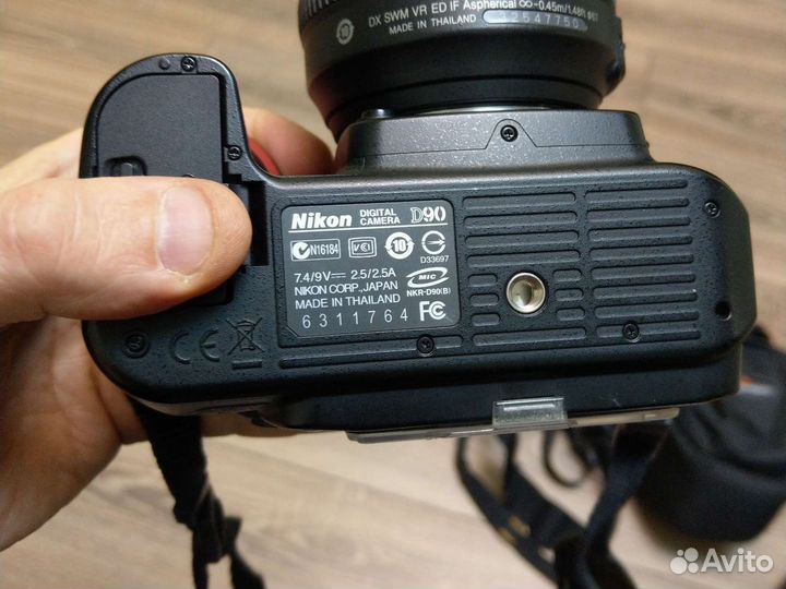 Зеркальный фотоаппарат nikon d90 с объективом 18-1