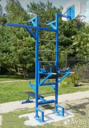 Уличный спортивный комплекс