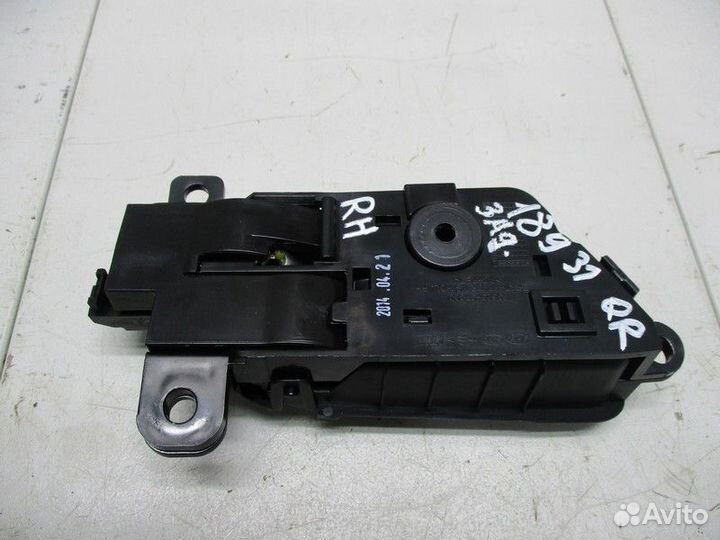 Ручка двери задней внутренняя правая Kia Quoris KH