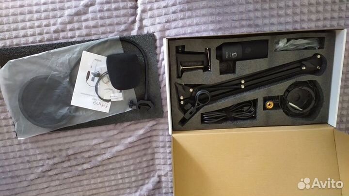 Продам микрофон fifane T669